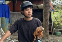 Cô gái duy nhất được Lê Tuấn Khang theo dõi là ai?